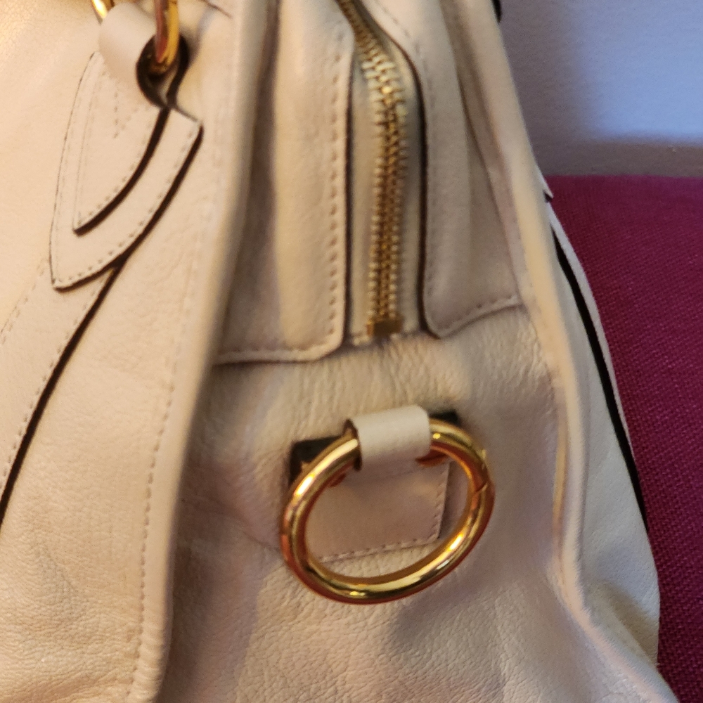 Handbag - Picture 2 of 11